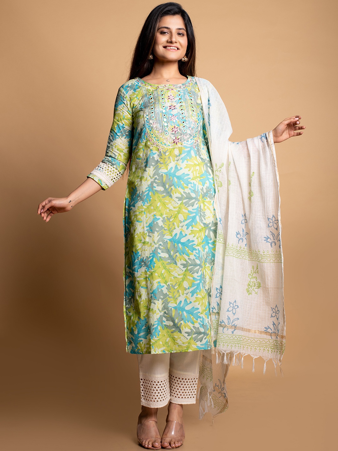 AUTUMN LANE Women Green Floral Printed Mirror Work Pure Cotton Kurta with Trousers & With Dupatta
AUTUMN LANE Women Green Floral Printed Mirror Work Pure Cotton Kurta with Trousers & With Dupatta