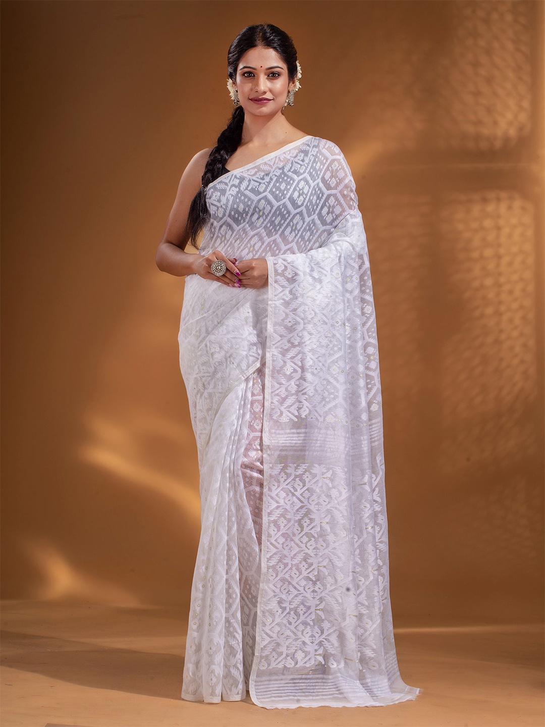 Arhi White & Gold-Toned Woven Design Zari Silk Cotton Jamdani Saree