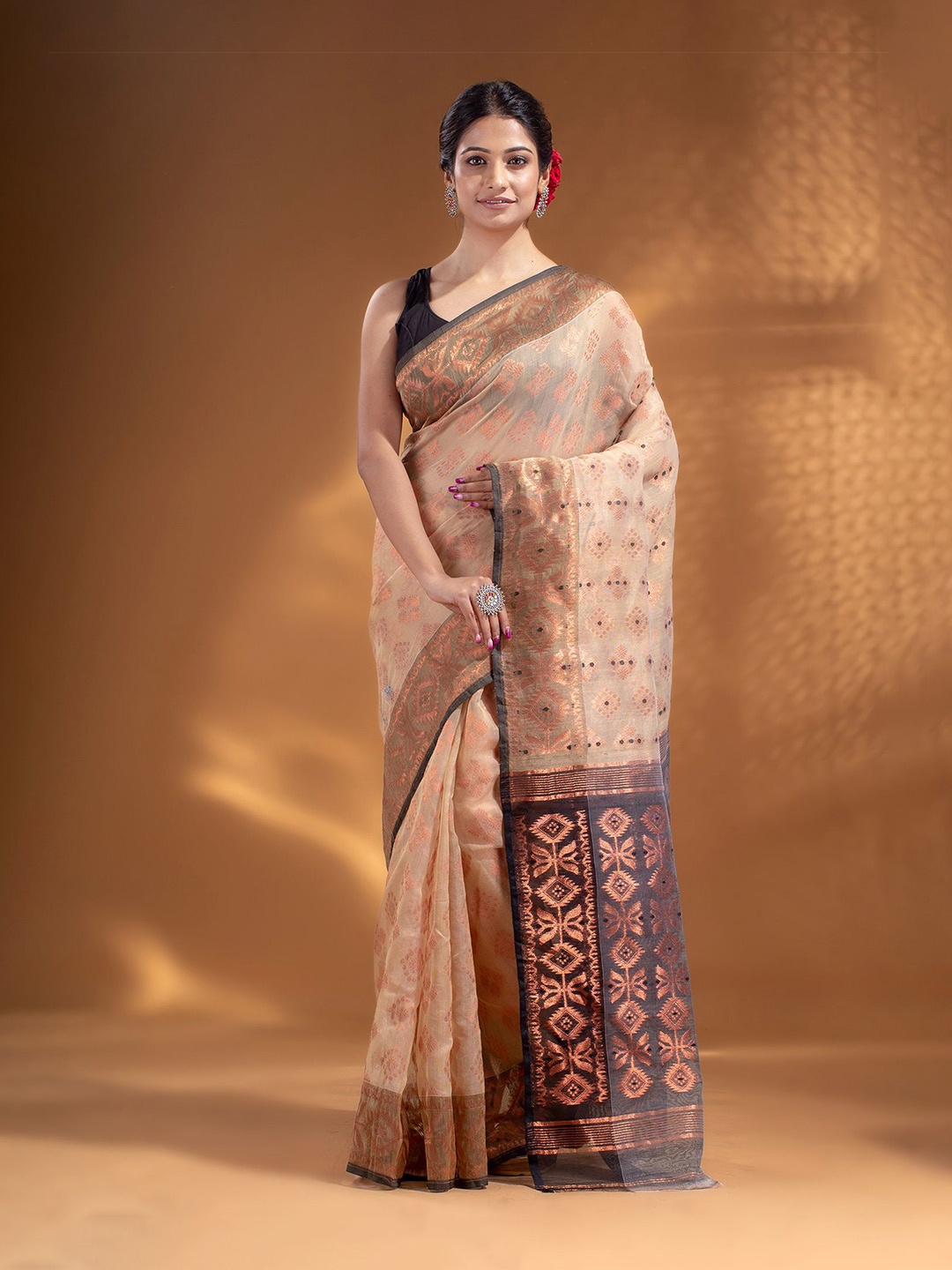 Arhi Beige & Gold-Toned Woven Design Silk Cotton Jamdani Saree