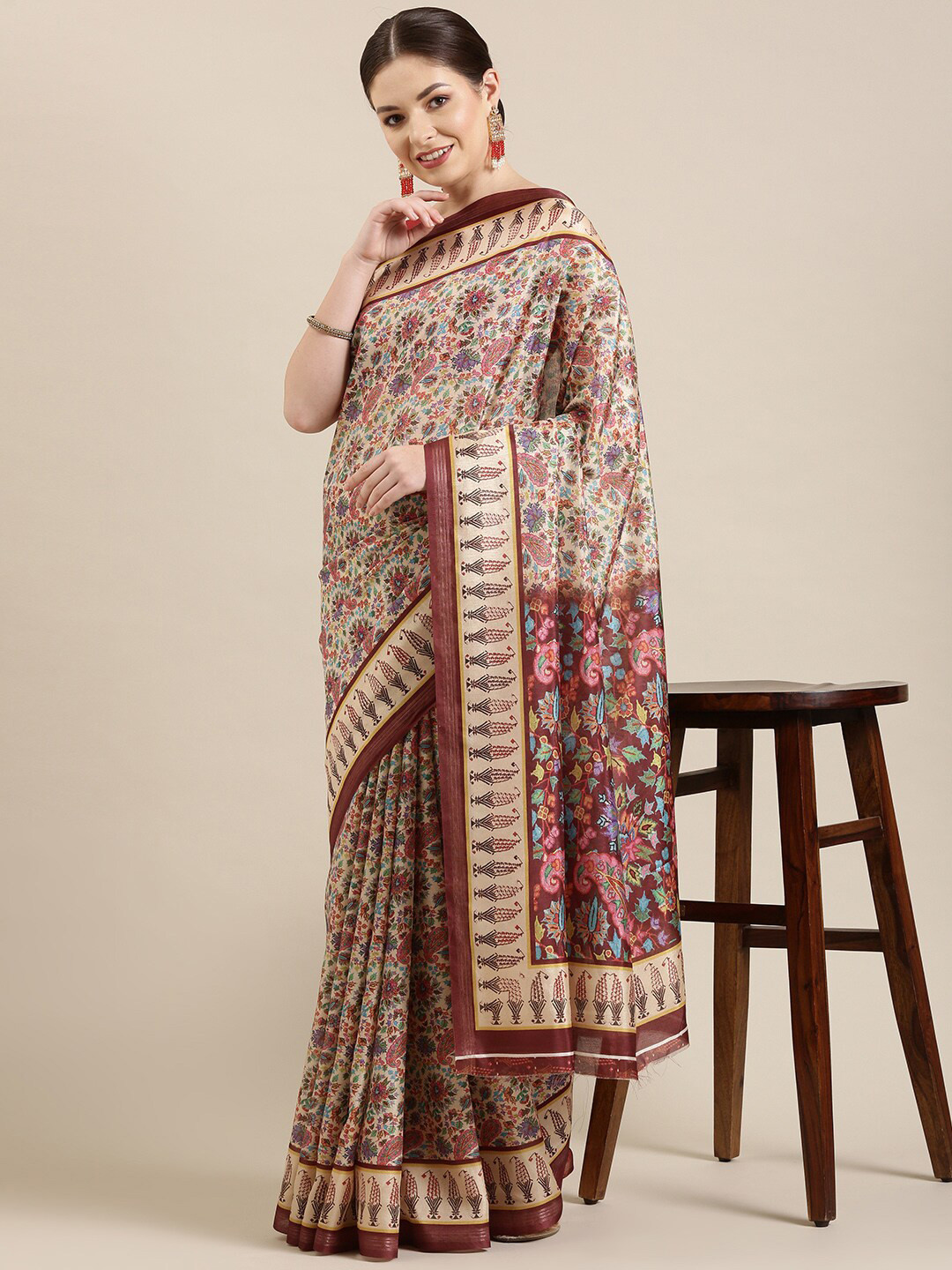 The Chennai Silks Cream-Coloured & Brown Paisley Fusion Saree
The Chennai Silks Cream-Coloured & Brown Paisley Fusion Saree