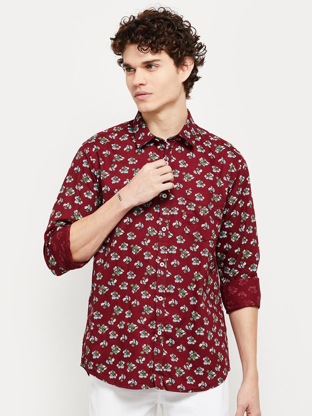 max Men Maroon Floral Printed Long Roll Up Sleeves Casual Shirt
