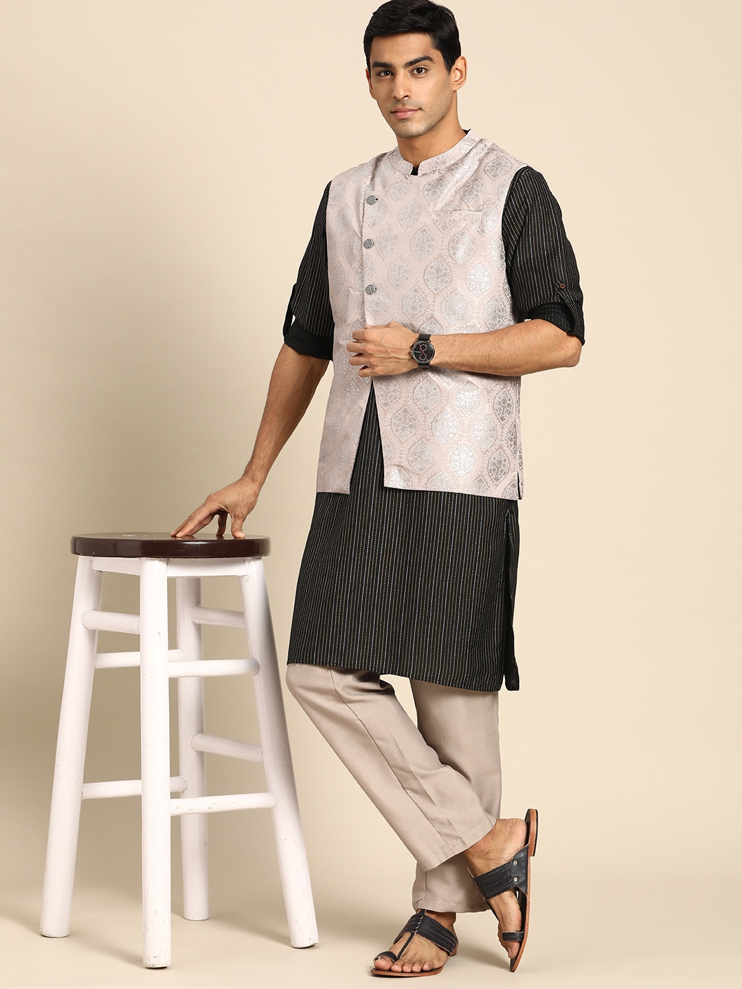 Anouk Men Black & Grey Striped Kurta with Trousers & Printed Nehru Jacket
Anouk Men Black & Grey Striped Kurta with Trousers & Printed Nehru Jacket