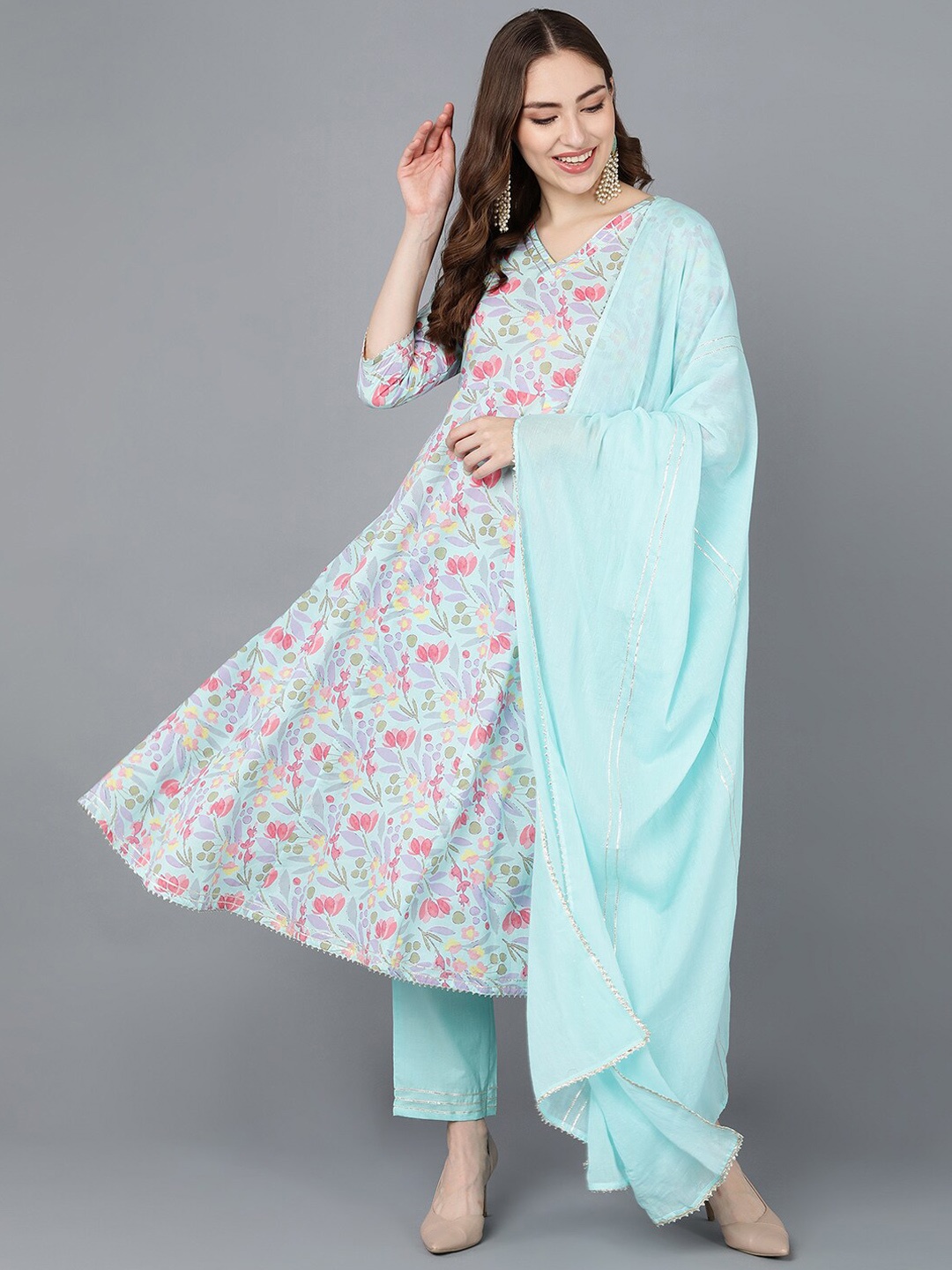 AHIKA Women Turquoise Blue Floral Printed Pure Cotton Kurta with Trousers & With Dupatta
AHIKA Women Turquoise Blue Floral Printed Pure Cotton Kurta with Trousers & With Dupatta