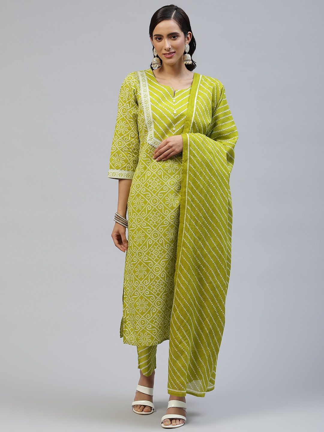 PIROH Women Green & White Yoke Design Bandhani Pure Cotton Kurta with Trousers & Dupatta
PIROH Women Green & White Yoke Design Bandhani Pure Cotton Kurta with Trousers & Dupatta