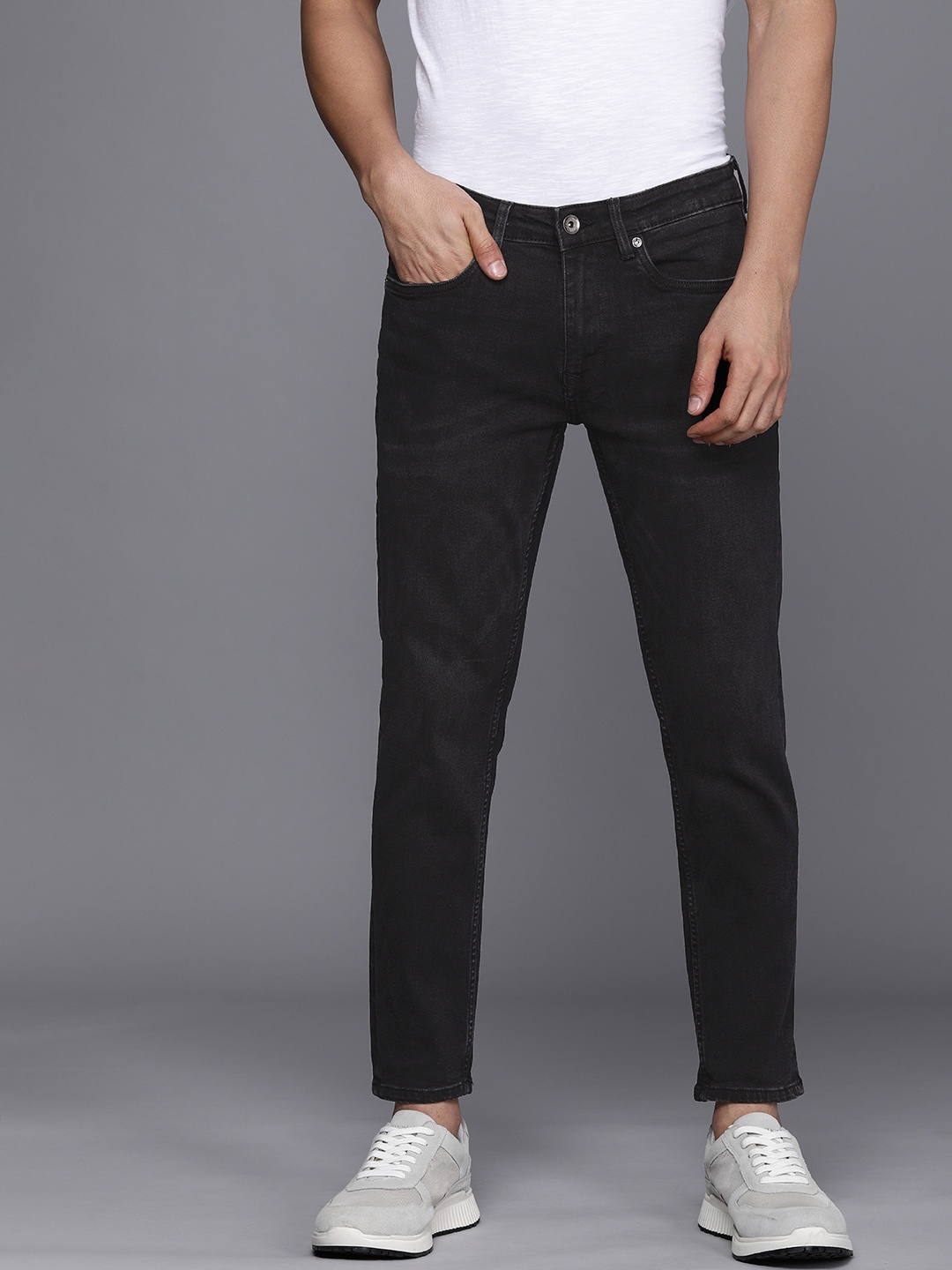 Louis Philippe Jeans Men Navy Blue Smart Skinny Fit Mid-Rise Light Fade Stretchable Jeans
Louis Philippe Jeans Men Navy Blue Smart Skinny Fit Mid-Rise Light Fade Stretchable Jeans