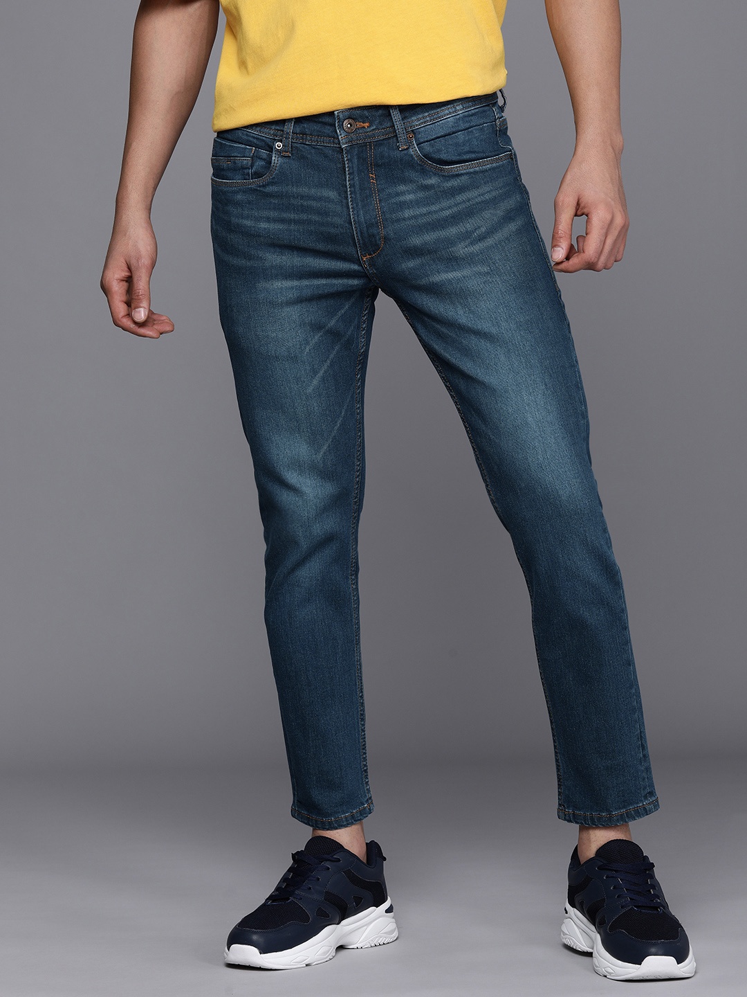 Louis Philippe Jeans Men Blue Smart Slim Fit Low-Rise Heavy Fade Stretchable Jeans
Louis Philippe Jeans Men Blue Smart Slim Fit Low-Rise Heavy Fade Stretchable Jeans