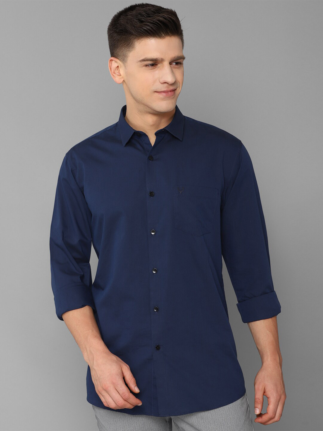 Allen Solly Men Navy Blue Slim Fit Pure Cotton Casual Shirt 
Allen Solly Men Navy Blue Slim Fit Pure Cotton Casual Shirt