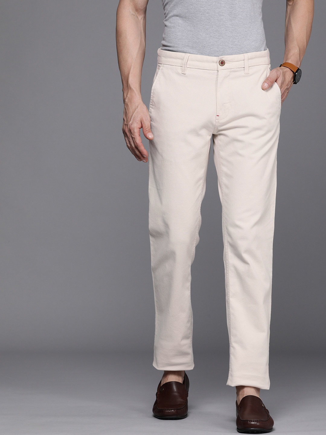 Louis Philippe Sport Men Cream-Coloured Geometric Self Design Slim Fit Plain Trousers
Louis Philippe Sport Men Cream-Coloured Geometric Self Design Slim Fit Plain Trousers