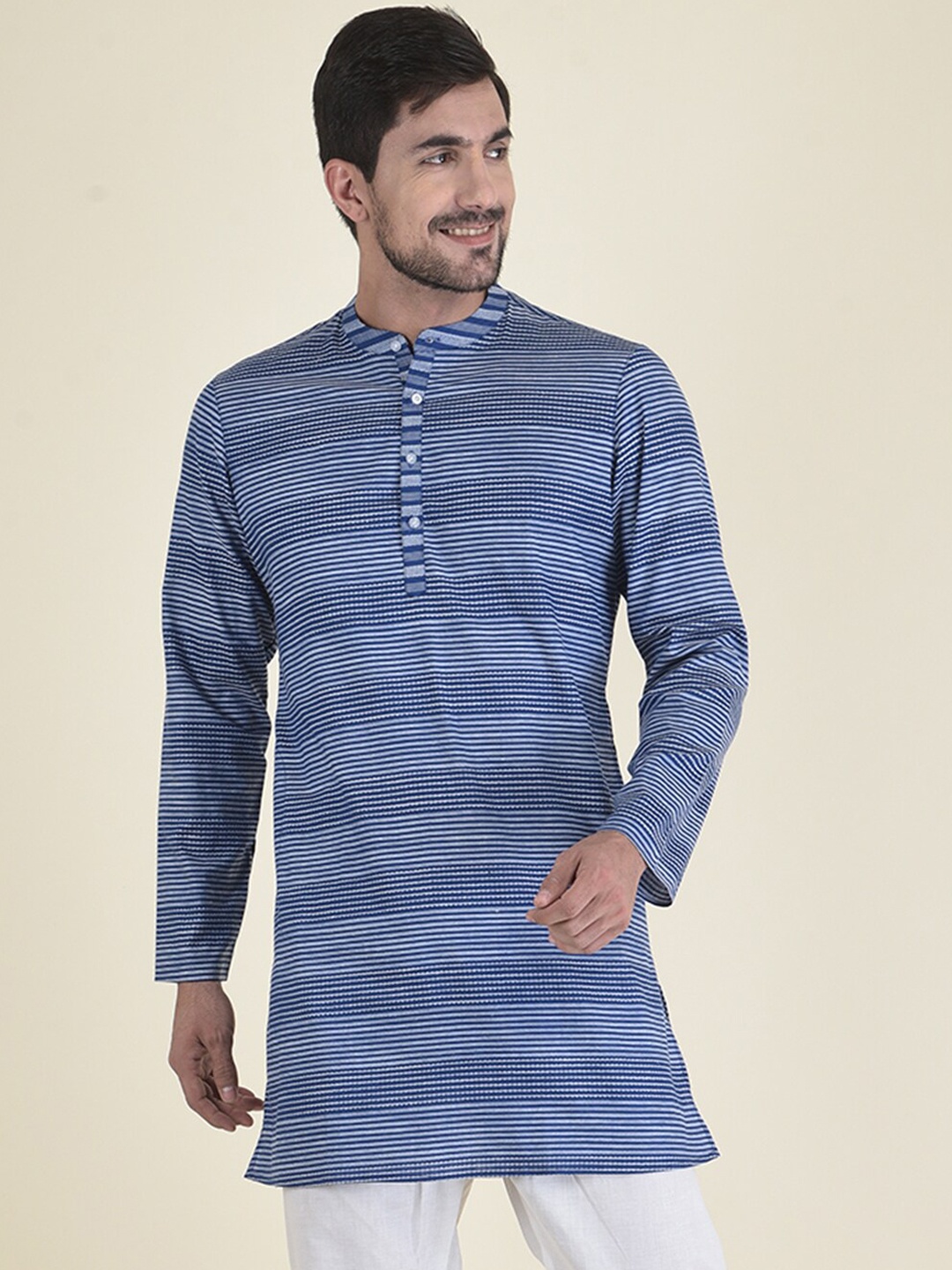 DEYANN Men Blue Panelled Kurta with Pyjamas