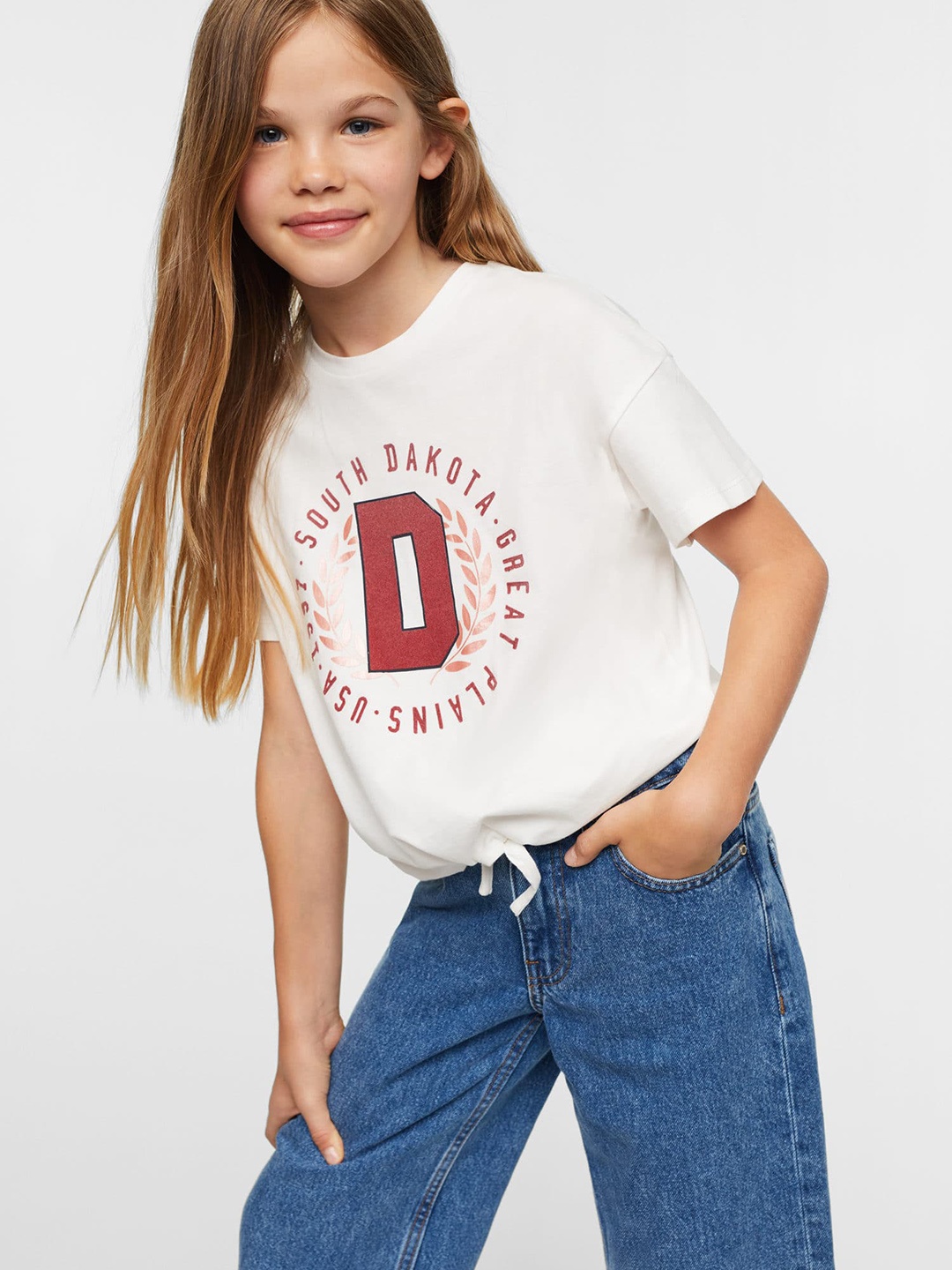 Mango Kids Girls White & Maroon Pure Cotton Graphic Printed Drop-Shoulder Sleeves T-shirt
Mango Kids Girls White & Maroon Pure Cotton Graphic Printed Drop-Shoulder Sleeves T-shirt