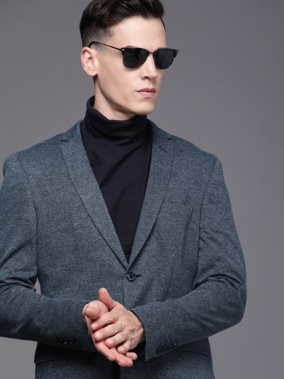 Louis Philippe Sport Men Navy Blue Self-Design Super Slim Fit Single-Breasted Blazer
Louis Philippe Sport Men Navy Blue Self-Design Super Slim Fit Single-Breasted Blazer