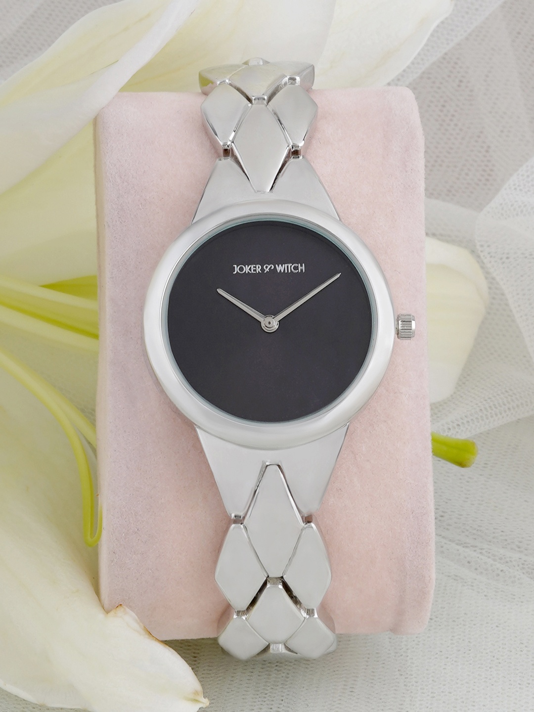 JOKER & WITCH Women Black Patterned Dial & Stainless Steel Straps Analogue Watch- AMWW490, Silver
JOKER & WITCH Women Black Patterned Dial & Stainless Steel Straps Analogue Watch- AMWW490, Silver