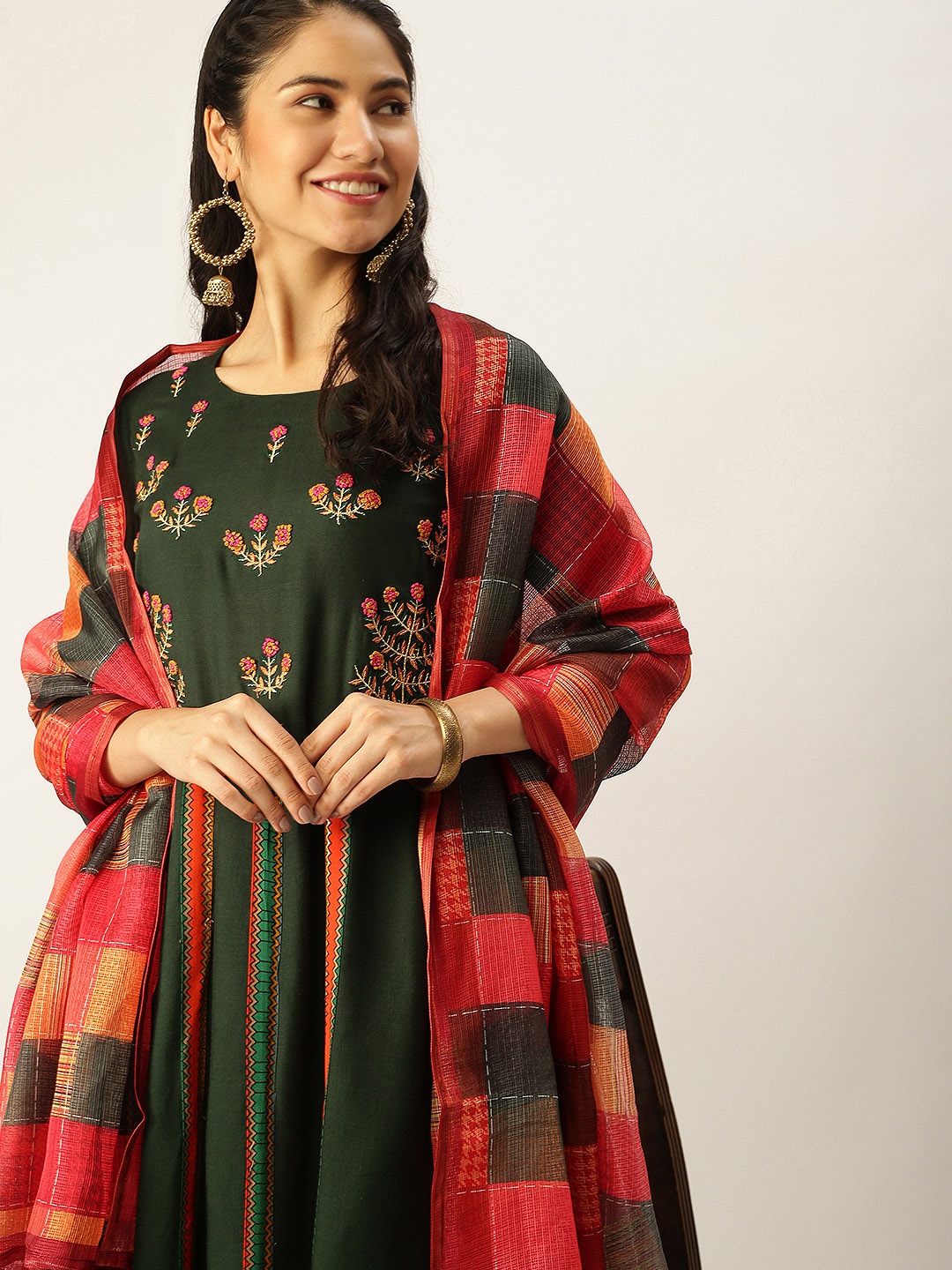 SHOWOFF Women Green Ethnic Motifs Embroidered Thread Work Kurta with Churidar & With Dupatta
SHOWOFF Women Green Ethnic Motifs Embroidered Thread Work Kurta with Churidar & With Dupatta