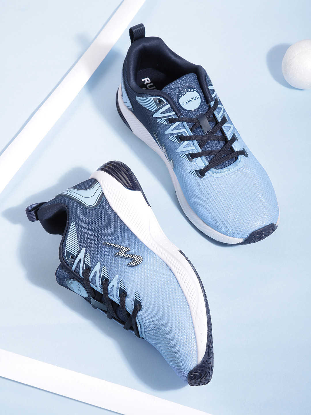 Campus Men Blue Ombre Dyed Woven Design Running Shoes
Campus Men Blue Ombre Dyed Woven Design Running Shoes