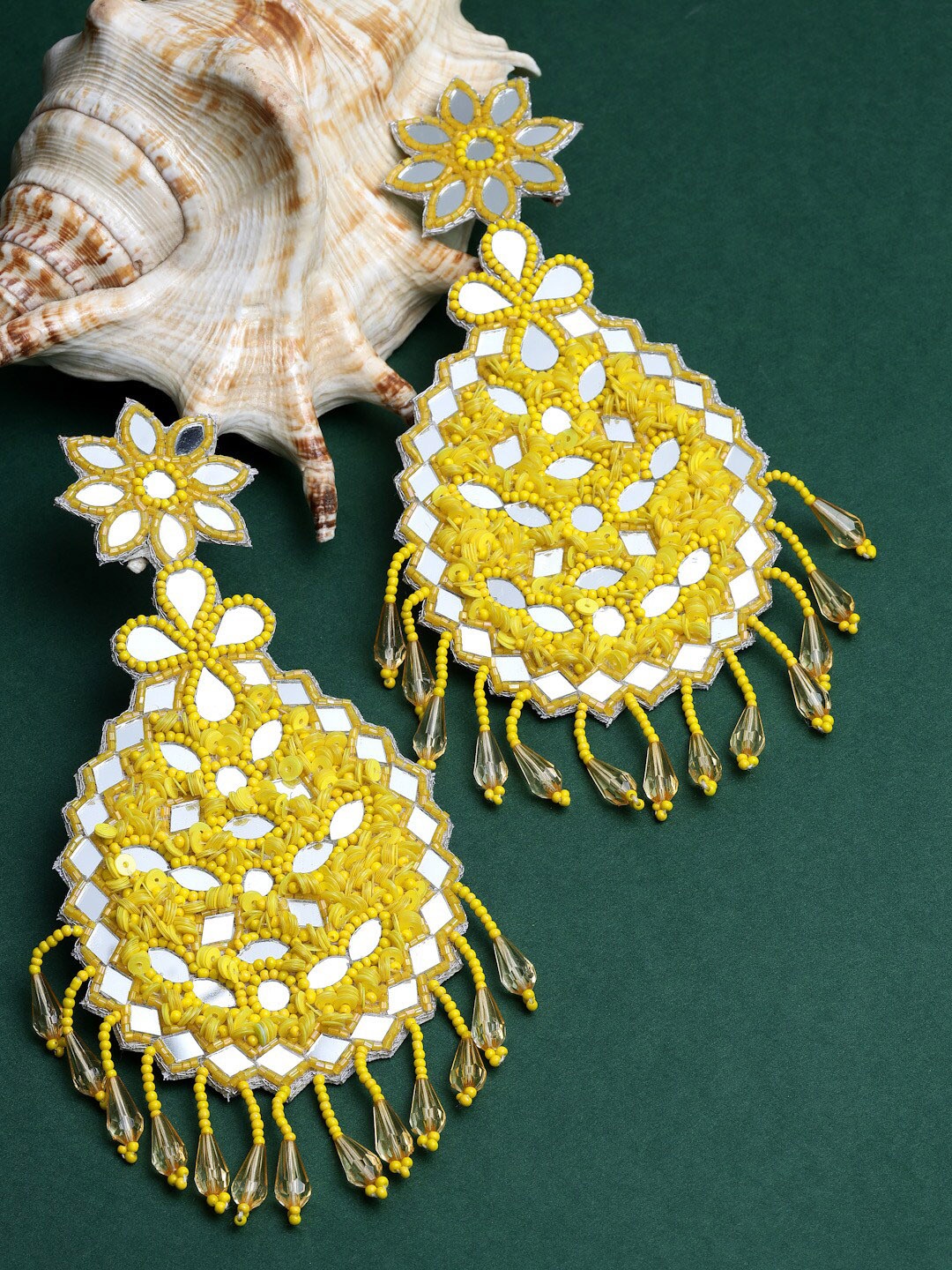 Moedbuille Silver-Plated Yellow Beads & Mirrors Contemporary Handwoven Tasselled Earrings
Moedbuille Silver-Plated Yellow Beads & Mirrors Contemporary Handwoven Tasselled Earrings