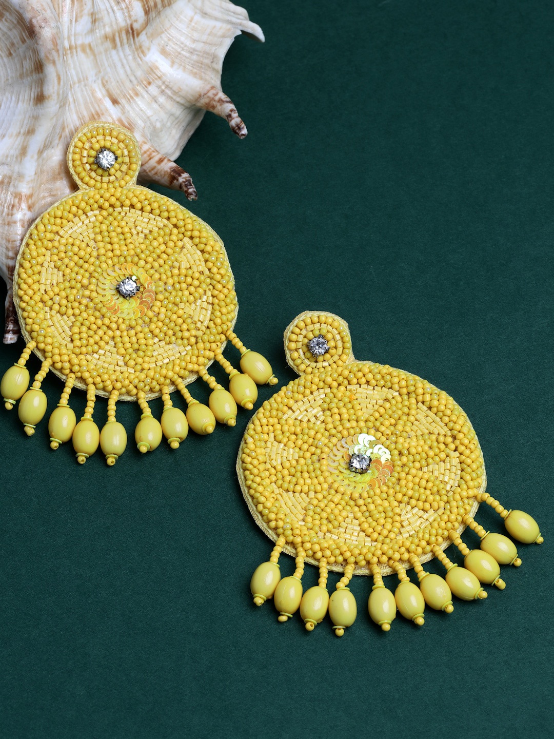 Moedbuille Silver Plated Yellow Beads & Pearls Handcrafted Contemporary Tassel Chandbalis
Moedbuille Silver Plated Yellow Beads & Pearls Handcrafted Contemporary Tassel Chandbalis