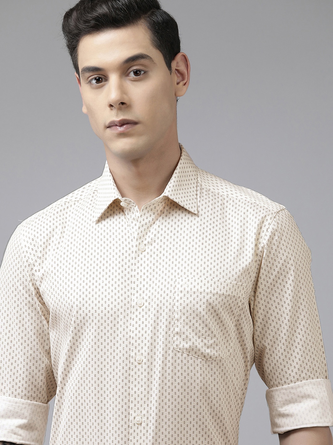 Arrow Men Beige Manhattan Slim Fit Micro Ditsy Opaque Printed Pure Cotton Formal Shirt
Arrow Men Beige Manhattan Slim Fit Micro Ditsy Opaque Printed Pure Cotton Formal Shirt