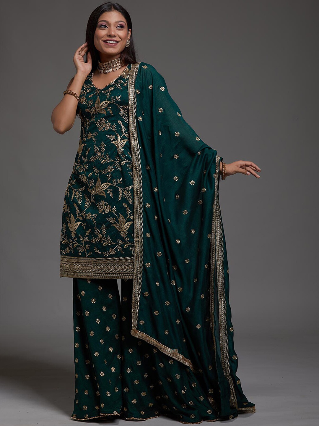 Koskii Women Green Ethnic Motifs Embroidered Thread Work Raw Silk Kurta with Sharara & With Dupatta
Koskii Women Green Ethnic Motifs Embroidered Thread Work Raw Silk Kurta with Sharara & With Dupatta