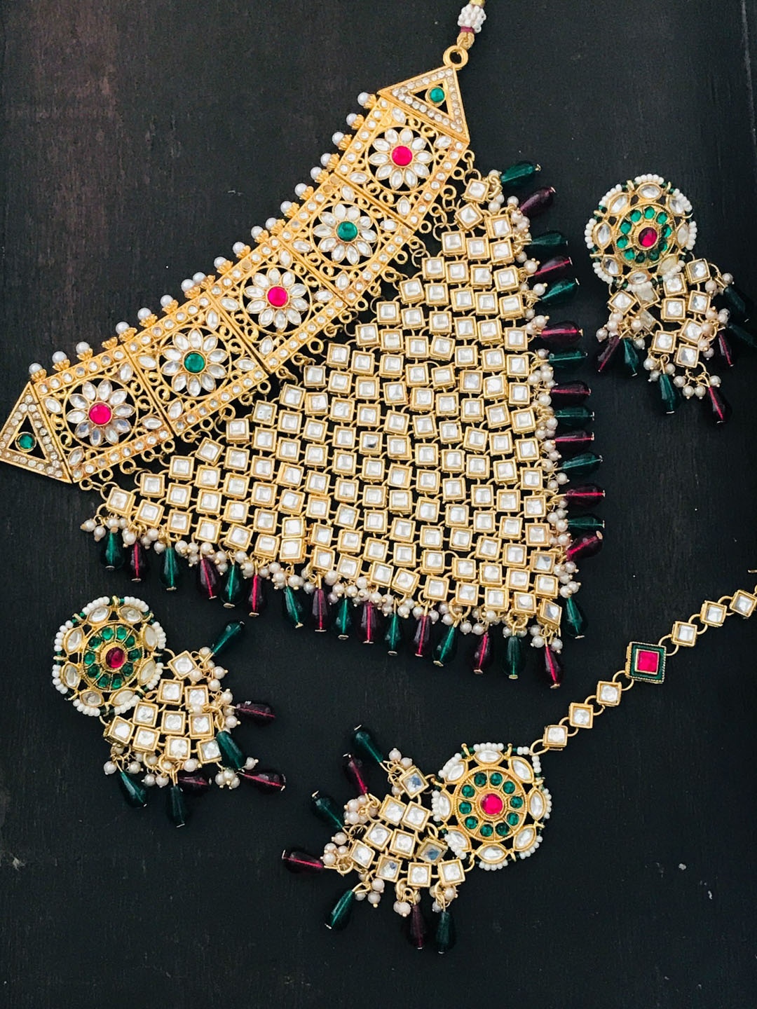The Opal Factory Gold-Plated White & Pink Kundan Studded & Beaded Jadau Jewellery Set
The Opal Factory Gold-Plated White & Pink Kundan Studded & Beaded Jadau Jewellery Set
