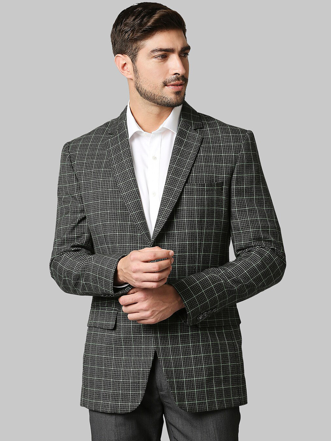 Raymond Men Grey Checked Single Breasted Formal Blazer
Raymond Men Grey Checked Single Breasted Formal Blazer