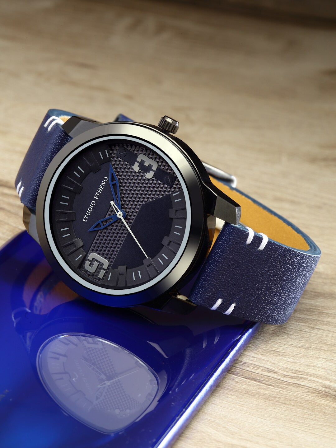 STUDIO ETHENO Men Blue Brass Printed Dial & Blue Leather Bracelet Style Straps Analogue Watch, Navy blue
STUDIO ETHENO Men Blue Brass Printed Dial & Blue Leather Bracelet Style Straps Analogue Watch, Navy blue