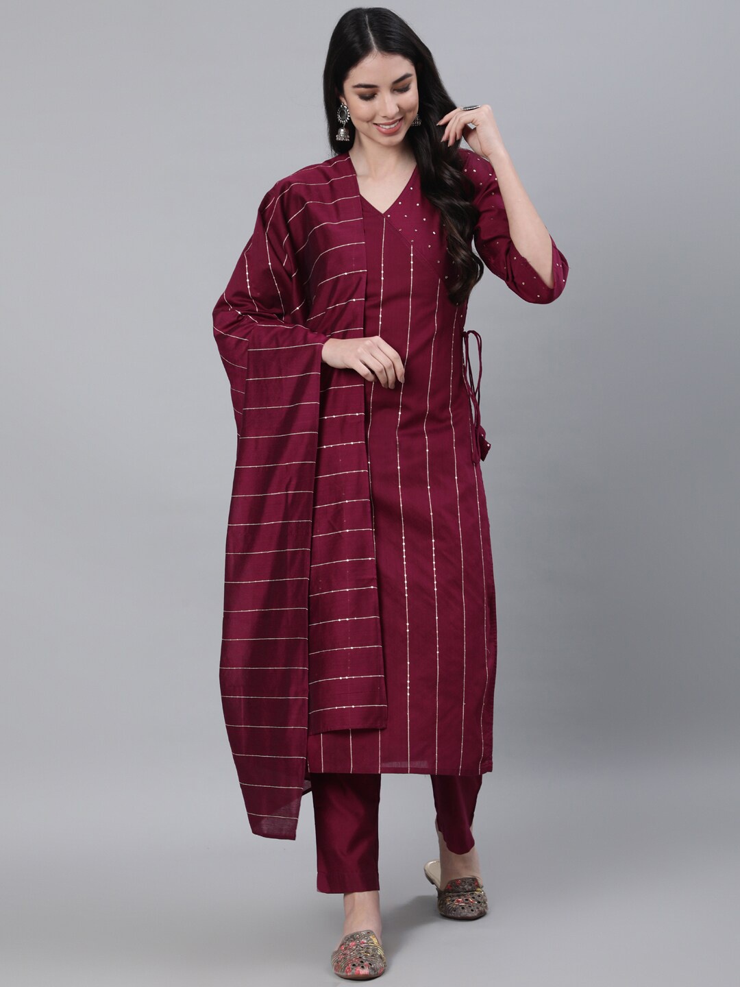 Jaipur Kurti Women Burgundy Striped Chanderi Silk Kurta with Trousers & With Dupatta
Jaipur Kurti Women Burgundy Striped Chanderi Silk Kurta with Trousers & With Dupatta