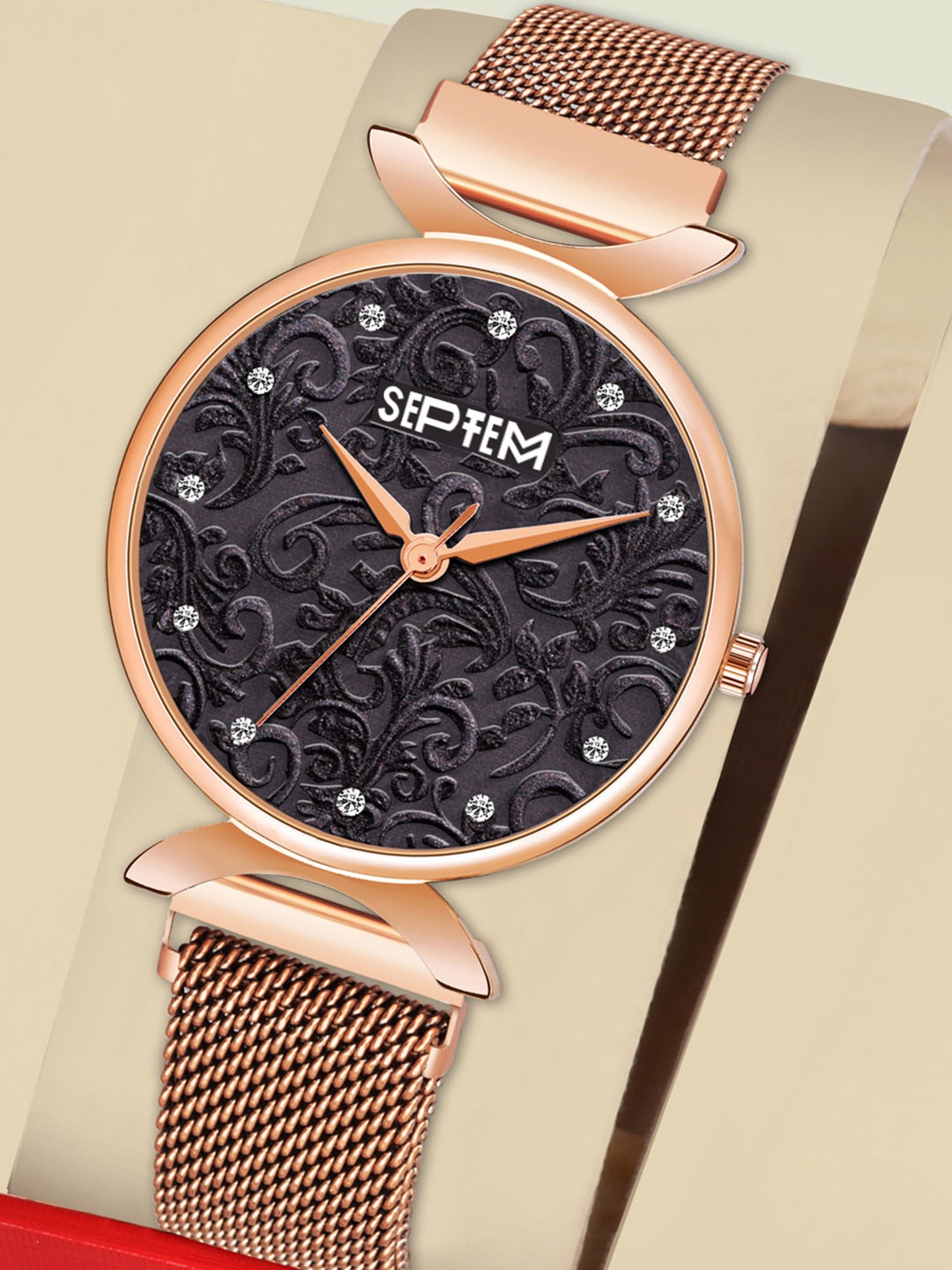 Septem Women Black Embellished Dial & Rose Gold Toned Stainless Steel Bracelet Style Straps Analogue Watch
Septem Women Black Embellished Dial & Rose Gold Toned Stainless Steel Bracelet Style Straps Analogue Watch
