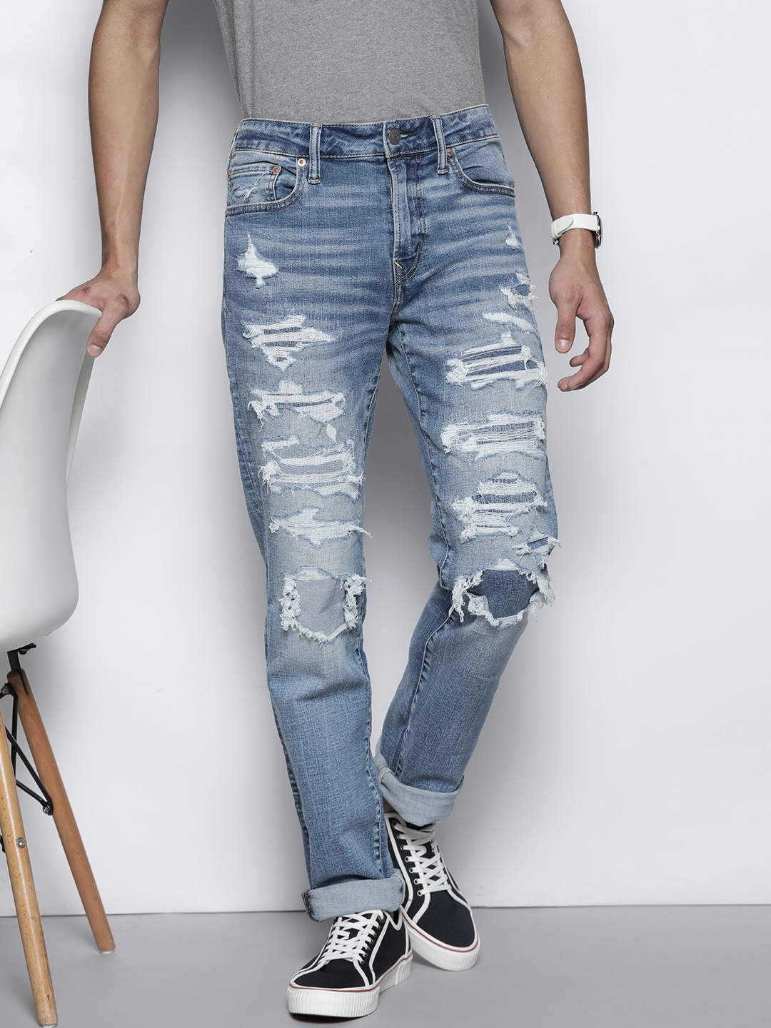 AMERICAN EAGLE OUTFITTERS Men Blue Slim Straight Fit Highly Distressed Light Fade Jeans
AMERICAN EAGLE OUTFITTERS Men Blue Slim Straight Fit Highly Distressed Light Fade Jeans