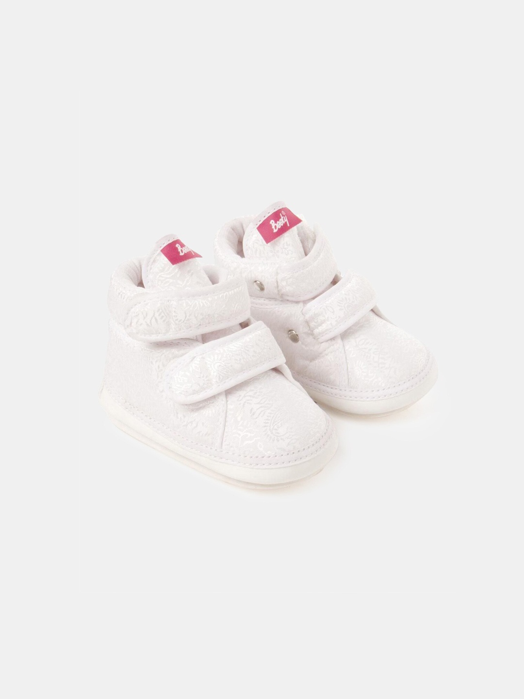 Hopscotch Girls White Printed Slip-On Sneakers