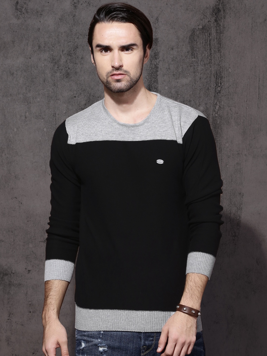 Roadster Men Black Solid Pullover Sweater
