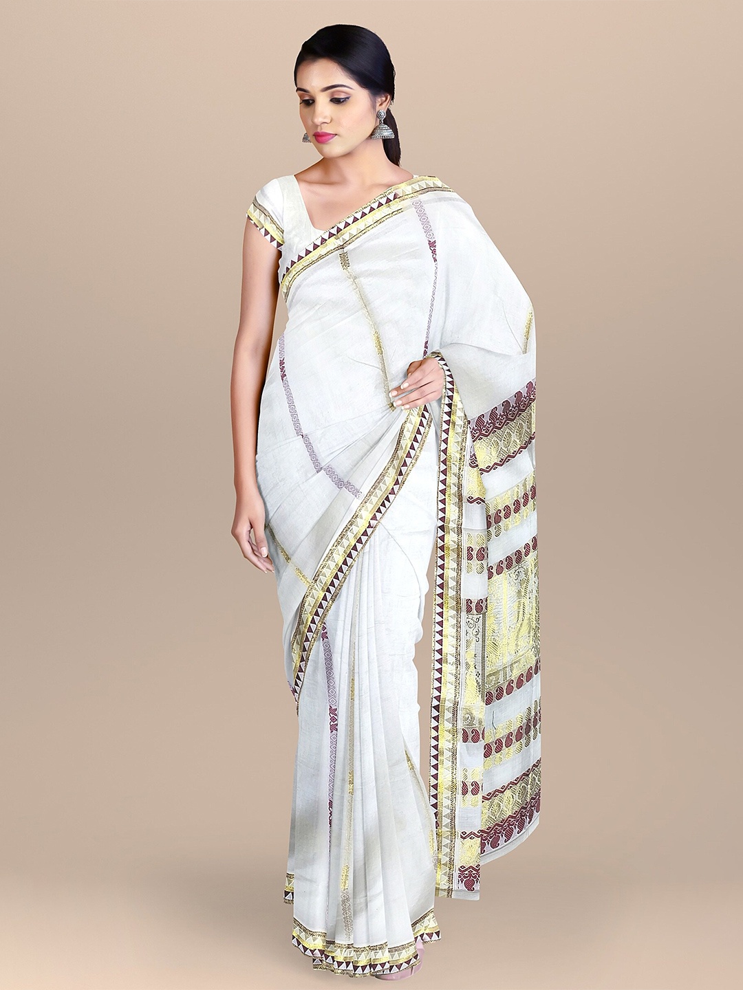 The Chennai Silks Off White & Gold-Toned Woven Design Zari Pure Cotton Fusion Kasavu Saree
The Chennai Silks Off White & Gold-Toned Woven Design Zari Pure Cotton Fusion Kasavu Saree
