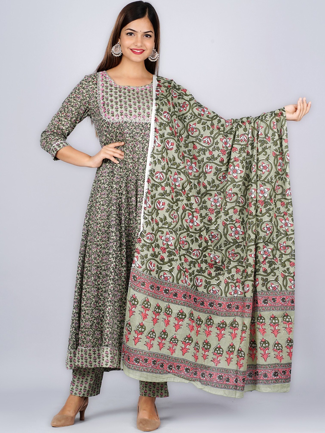 Glorious Women Green Floral Printed Pure Cotton Kurta with Trousers & With Dupatta
Glorious Women Green Floral Printed Pure Cotton Kurta with Trousers & With Dupatta