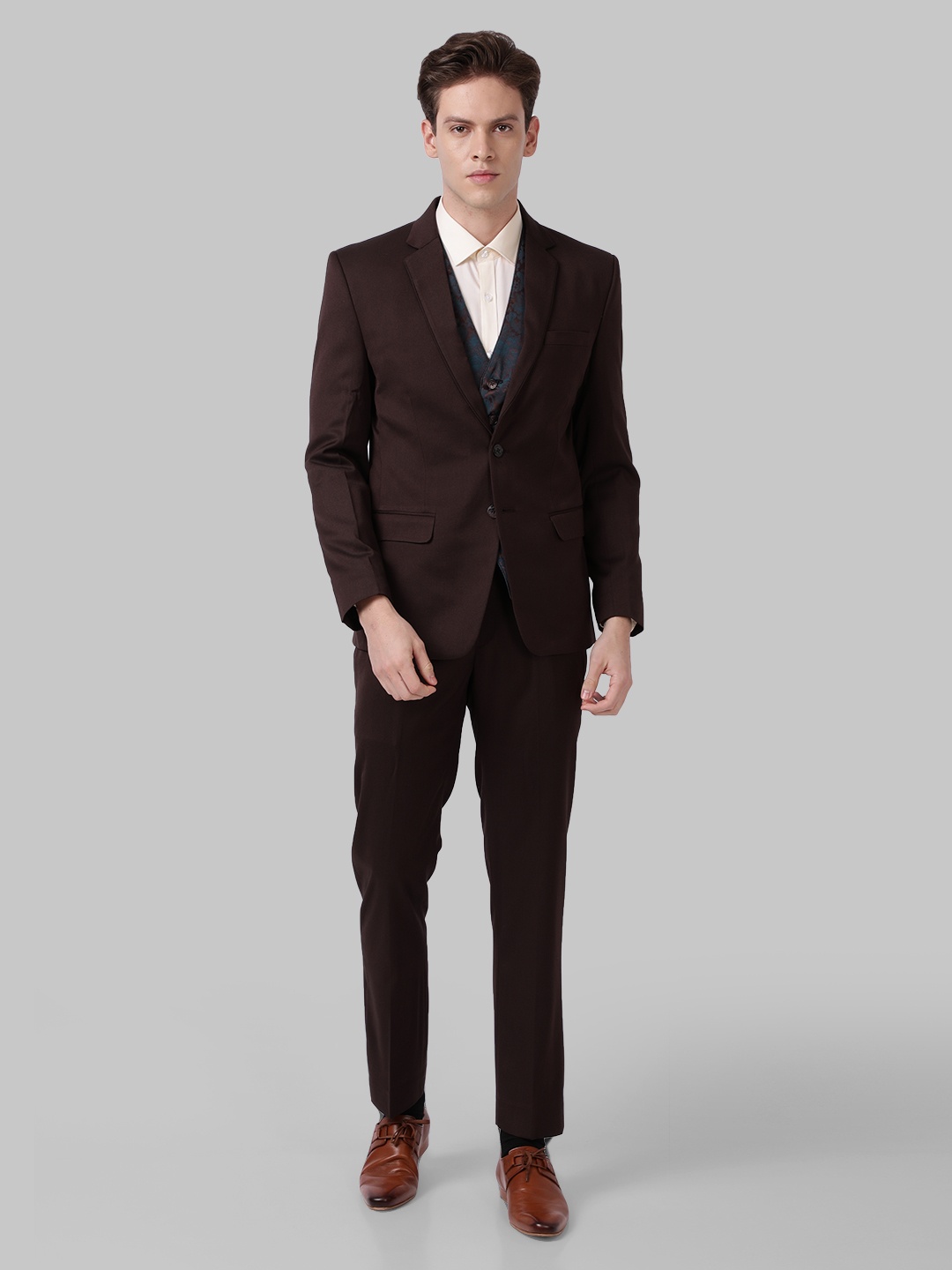 Park Avenue Men Dark Brown Solid Super Slim-Fit Single-Breasted 3-Piece Formal Suit
Park Avenue Men Dark Brown Solid Super Slim-Fit Single-Breasted 3-Piece Formal Suit