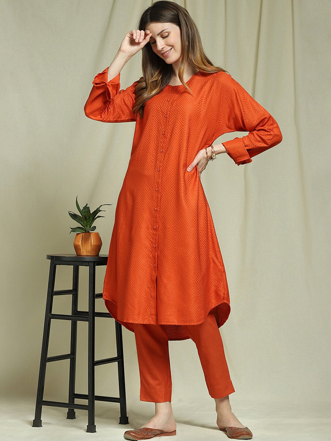 Indifusion Women Rust Dobby Kurta, Orange