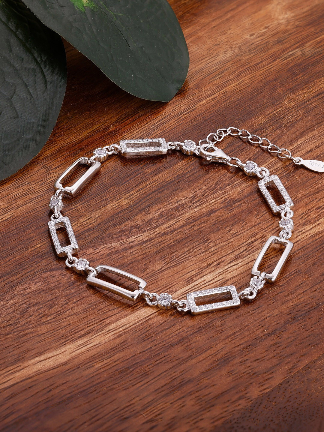 GIVA Women Silver-Toned & White Sterling Silver Cubic Zirconia Rhodium-Plated Link Bracelet
GIVA Women Silver-Toned & White Sterling Silver Cubic Zirconia Rhodium-Plated Link Bracelet