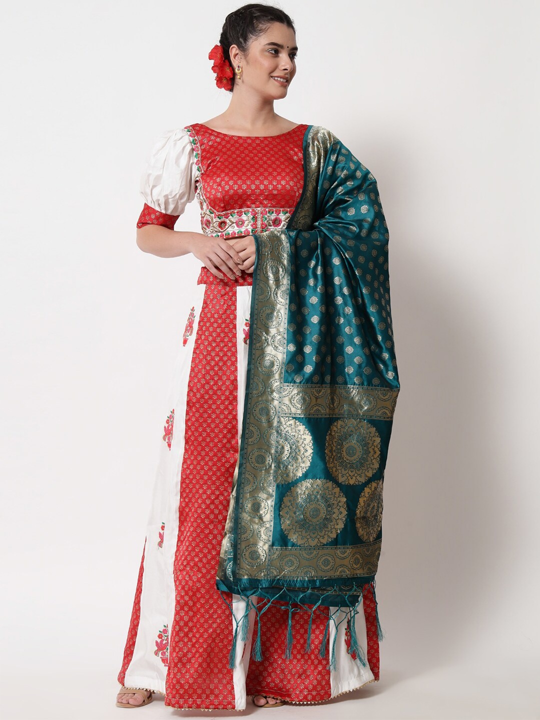 DIVASTRI Women Red & White Thread Work Ready to Wear Lehenga & Unstitched Blouse With Dupatta
DIVASTRI Women Red & White Thread Work Ready to Wear Lehenga & Unstitched Blouse With Dupatta