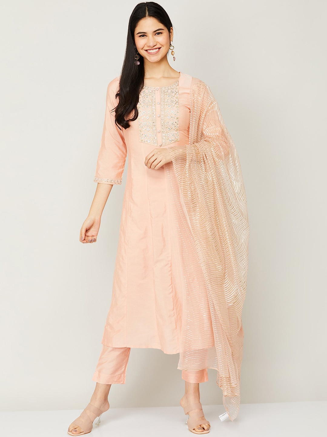 Melange by Lifestyle Women Peach-Coloured Floral Embroidered Kurta with Trousers & With Dupatta
Melange by Lifestyle Women Peach-Coloured Floral Embroidered Kurta with Trousers & With Dupatta