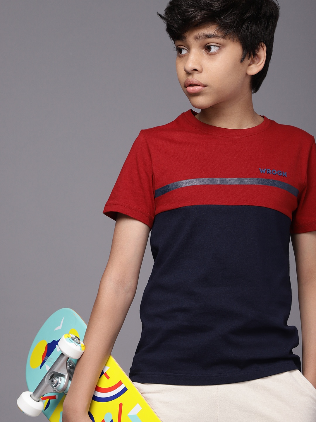 WROGN YOUTH Boys Navy Blue & Red Colourblocked Pure Cotton Slim Fit T-shirt with Stripes
WROGN YOUTH Boys Navy Blue & Red Colourblocked Pure Cotton Slim Fit T-shirt with Stripes