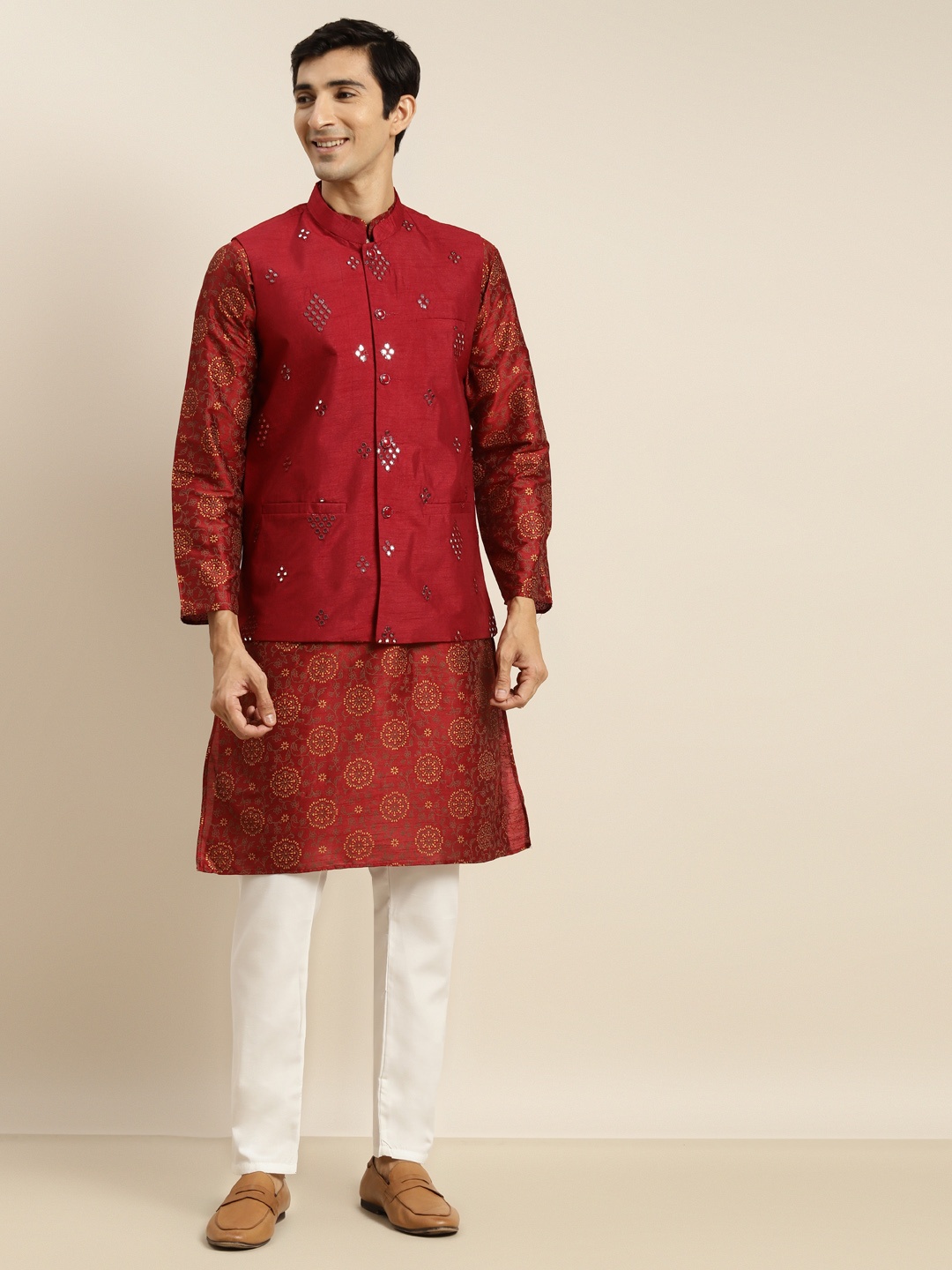 SOJANYA Men Maroon Ethnic Motifs Printed Kurta & Churidar Comes with a Nehru Jacket
SOJANYA Men Maroon Ethnic Motifs Printed Kurta & Churidar Comes with a Nehru Jacket