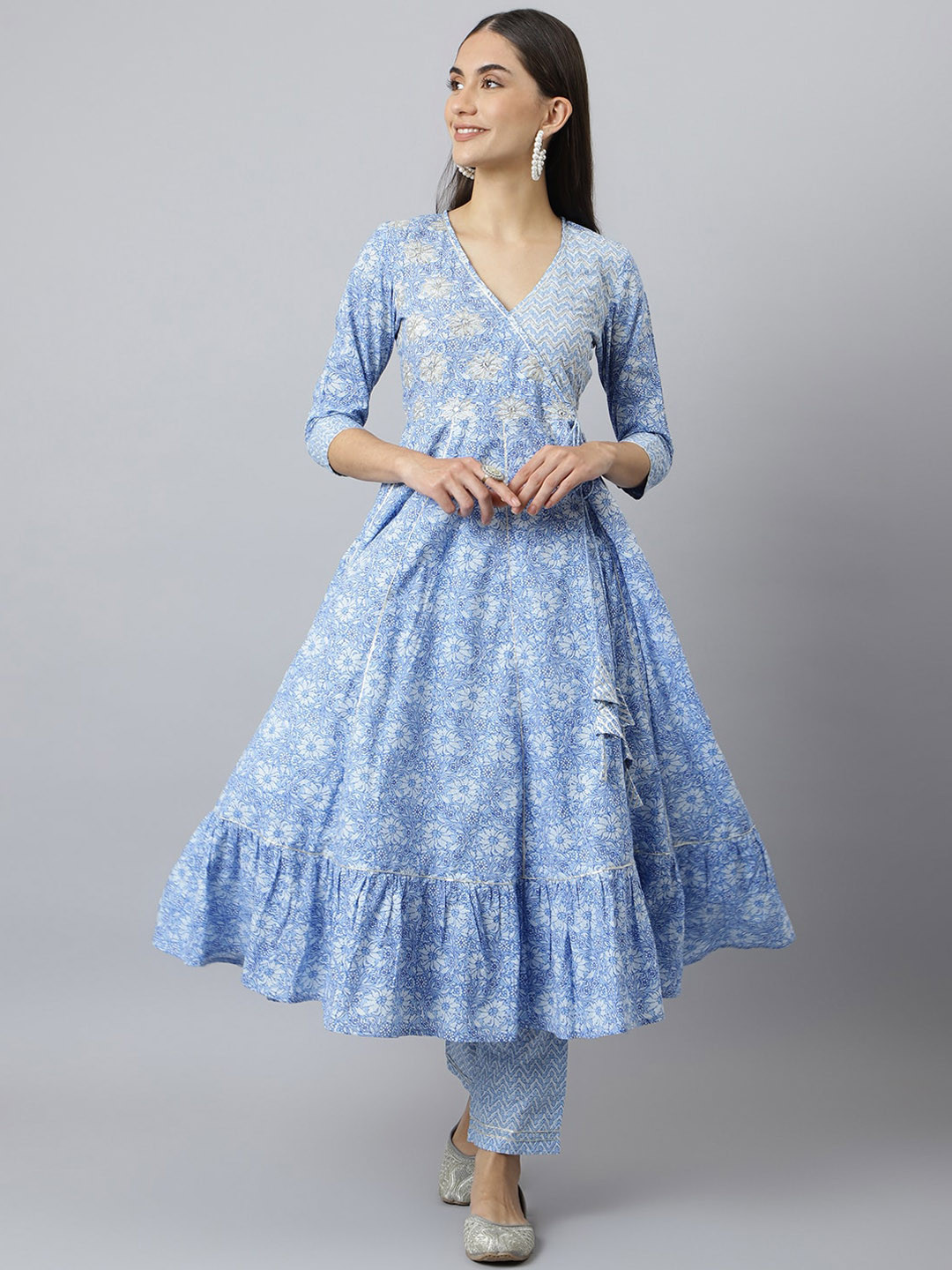 Neemiya Women Blue Floral Printed Tiered Pure Cotton Kurta with Trousers & With Dupatta
Neemiya Women Blue Floral Printed Tiered Pure Cotton Kurta with Trousers & With Dupatta