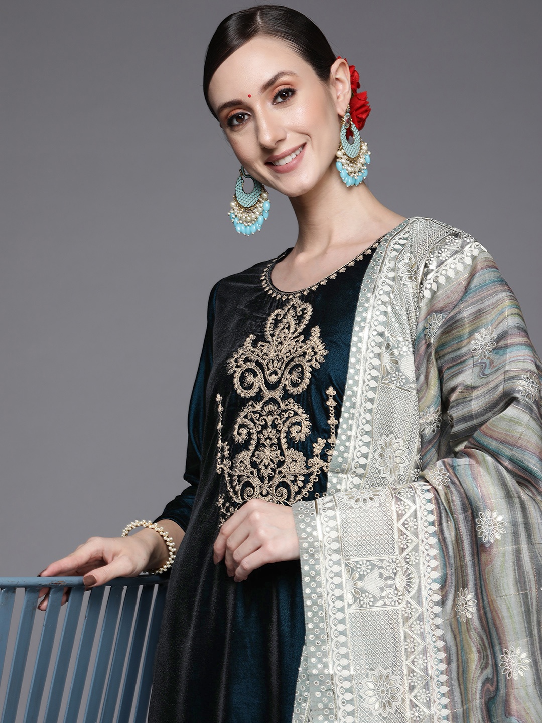 Indo Era Women Teal Green Ethnic Motifs Embroidered Velvet Kurta with Palazzos & Dupatta
Indo Era Women Teal Green Ethnic Motifs Embroidered Velvet Kurta with Palazzos & Dupatta