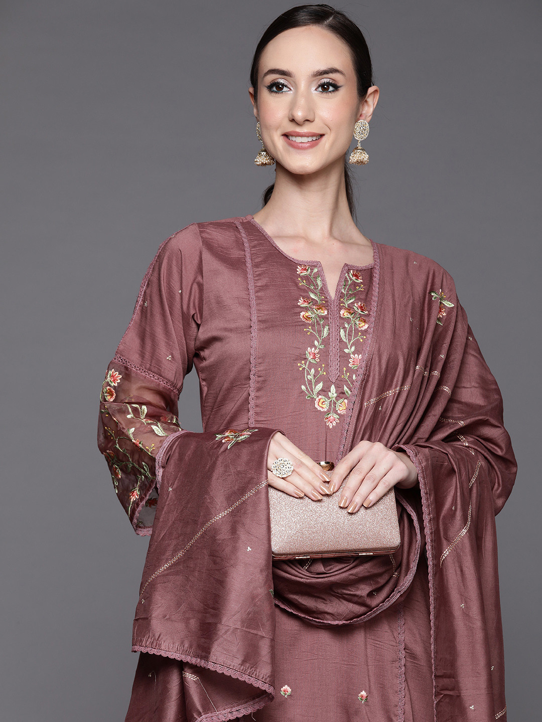 Indo Era Women Mauve Ethnic Yoke Design Thread Work Kurta with Trousers & Dupatta
Indo Era Women Mauve Ethnic Yoke Design Thread Work Kurta with Trousers & Dupatta