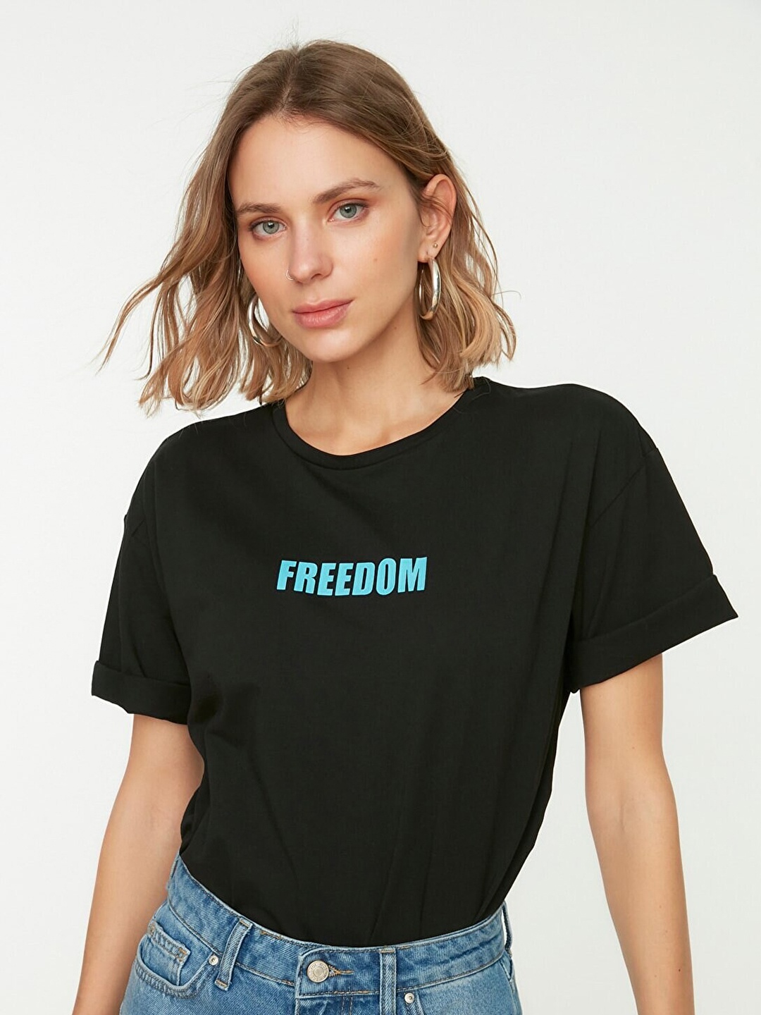 Trendyol Women Black & Blue Typography Printed Drop-Shoulder Sleeves Pure Cotton T-shirt
Trendyol Women Black & Blue Typography Printed Drop-Shoulder Sleeves Pure Cotton T-shirt