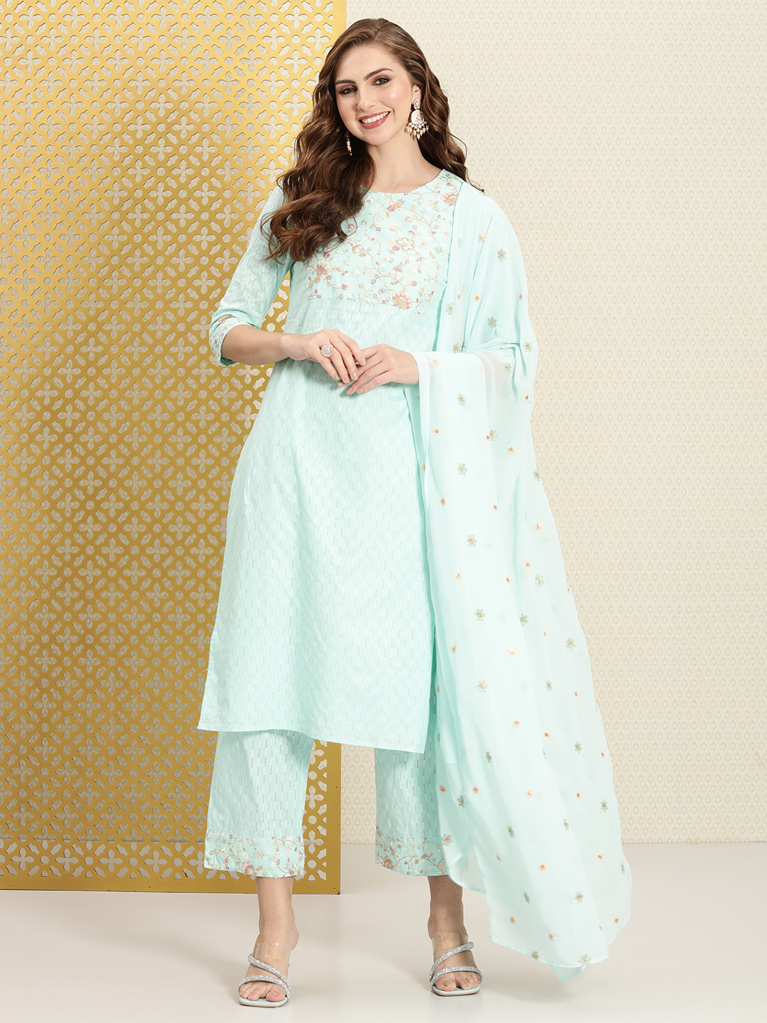 House of Pataudi Women Jashn Floral Embroidered Pure Cotton Kurta & Trousers with Dupatta, Turquoise blue
House of Pataudi Women Jashn Floral Embroidered Pure Cotton Kurta & Trousers with Dupatta, Turquoise blue