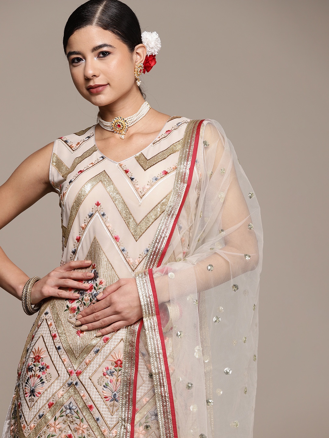 SAARYA Women Nude-Coloured Ethnic Motifs Embroidered Sequinned Kurta with Sharara & With Dupatta
SAARYA Women Nude-Coloured Ethnic Motifs Embroidered Sequinned Kurta with Sharara & With Dupatta