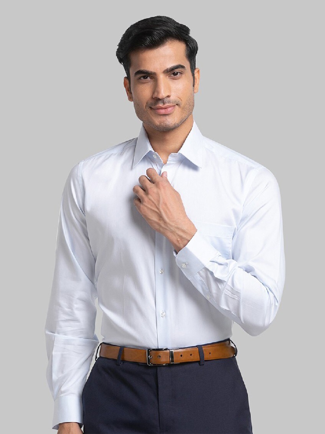 Raymond Blue Solid Contemporary Fit Formal Shirts For Men