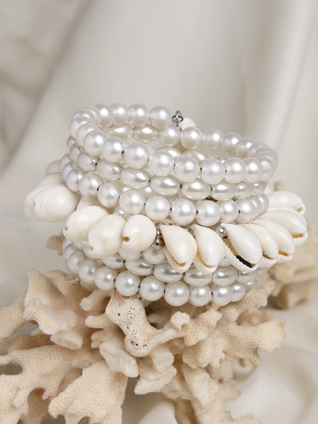 Moedbuille Women Silver-Toned & White Brass Handcrafted Silver-Plated Wraparound Bracelet
Moedbuille Women Silver-Toned & White Brass Handcrafted Silver-Plated Wraparound Bracelet
