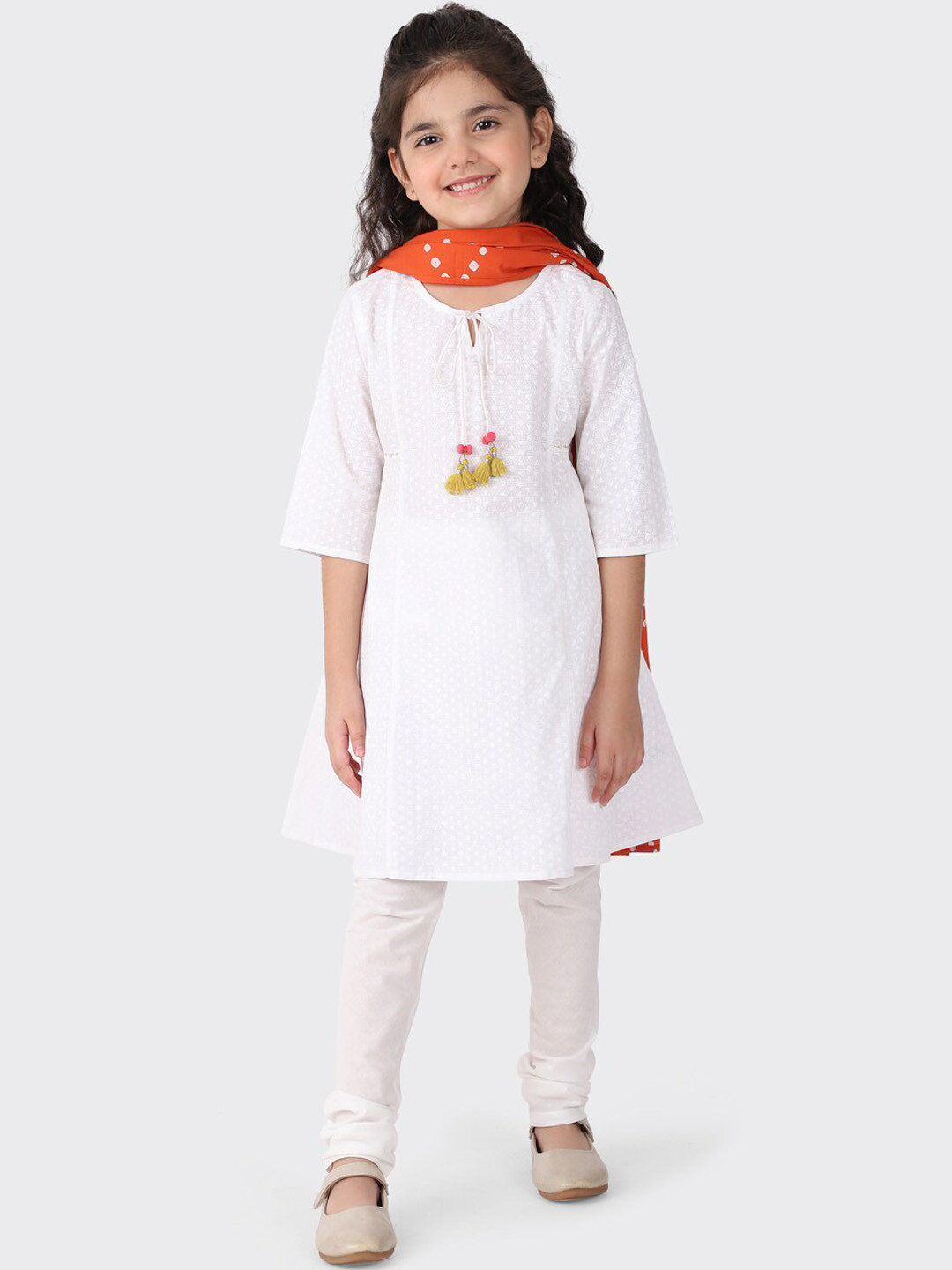 Fabindia Girls White Printed Pure Cotton Kurta with Churidar & With Dupatta
Fabindia Girls White Printed Pure Cotton Kurta with Churidar & With Dupatta