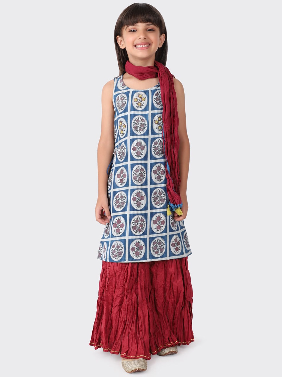 Fabindia Girls Multicoloured Floral Printed Pure Cotton Kurta with Palazzos & With Dupatta, Multi
Fabindia Girls Multicoloured Floral Printed Pure Cotton Kurta with Palazzos & With Dupatta, Multi