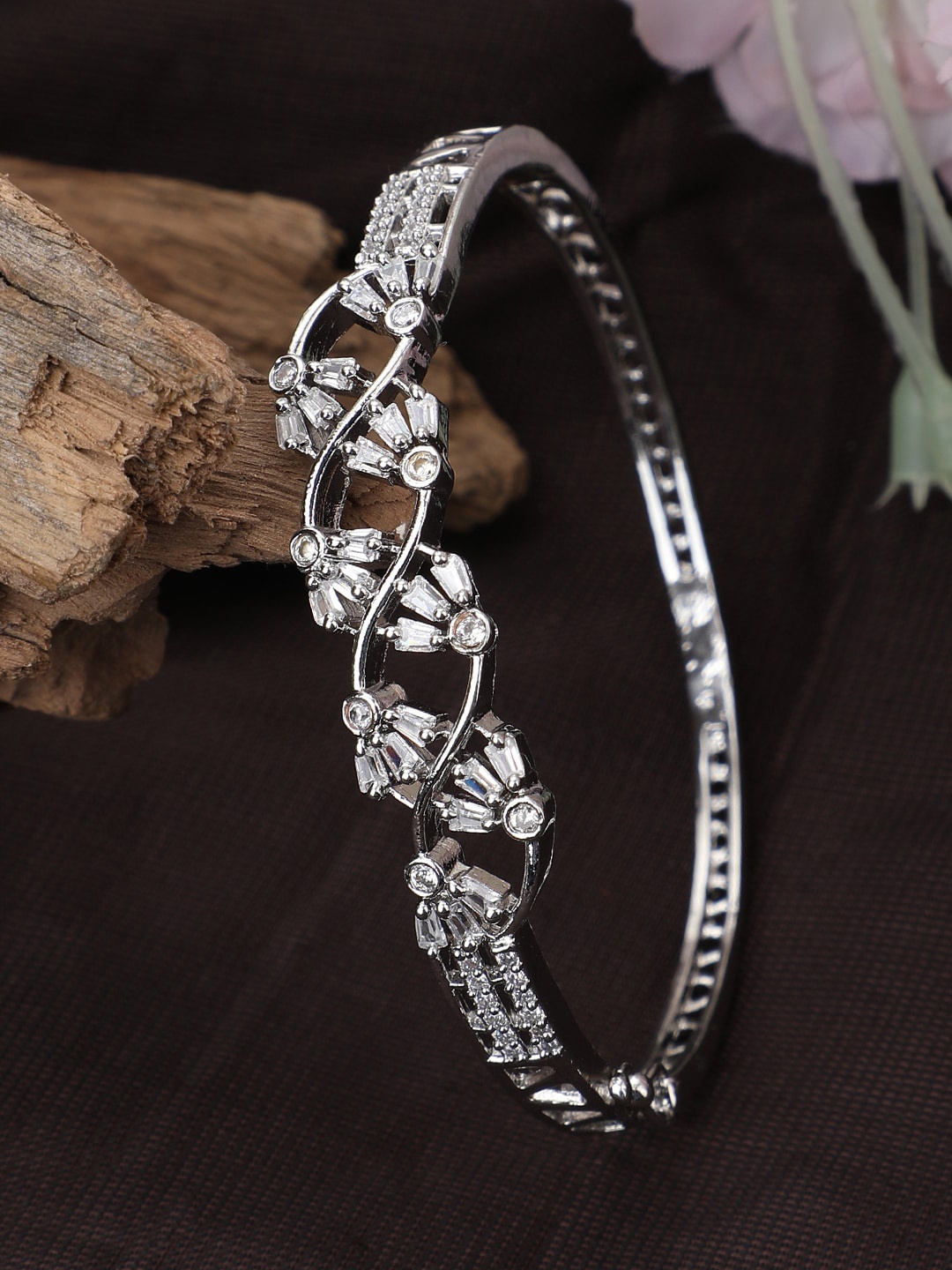 Bhana Fashion Women Silver-Toned & White Brass American Diamond Silver-Plated Bracelet
Bhana Fashion Women Silver-Toned & White Brass American Diamond Silver-Plated Bracelet